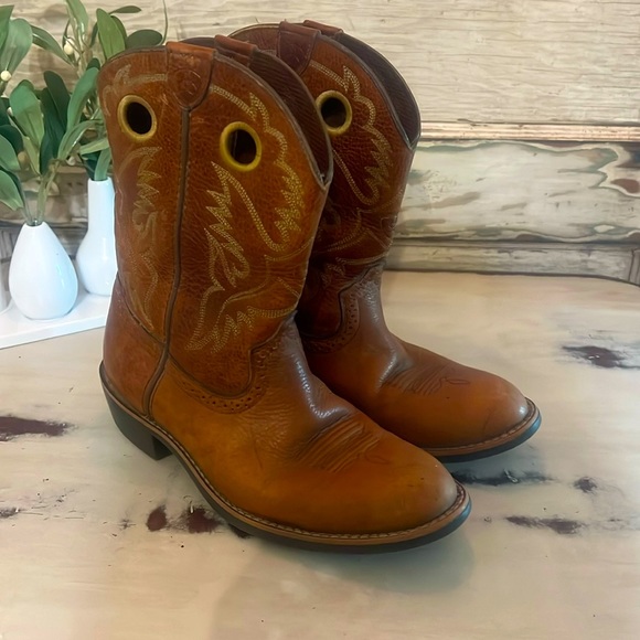 Ariat Boots 🥾 U.S. 4 - Picture 1 of 13